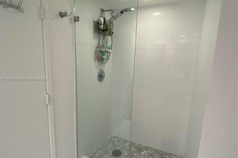 Copropriété à vendre à Miami, Floride: 2 chambres, 91.6 m2 № 1964164 - photo 12