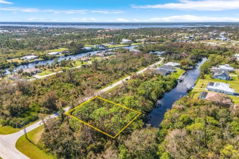 Terreno en venta en Port Charlotte, Florida № 1935111 - foto 2