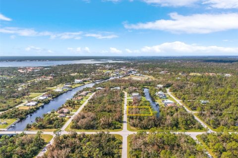 Terreno en venta en Port Charlotte, Florida № 1935111 - foto 1