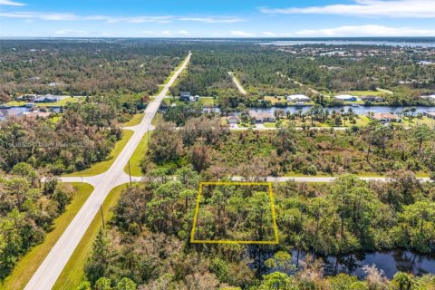 Terreno en venta en Port Charlotte, Florida № 1935111 - foto 4