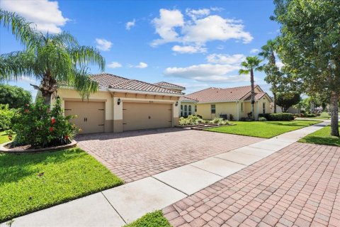 Casa en venta en Kissimmee, Florida, 3 dormitorios, 227.15 m2 № 1906995 - foto 4