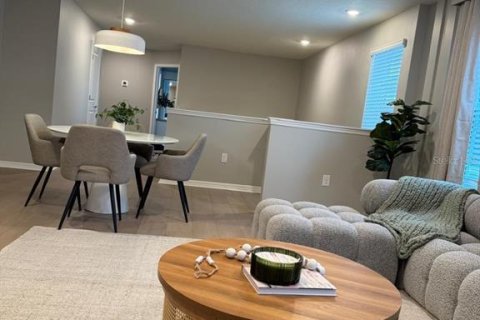 Casa en venta en Clermont, Florida, 7 dormitorios, 410.35 m2 № 2386177 - foto 2