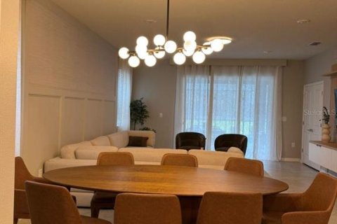 Casa en Clermont, Florida 7 dormitorios, 410.35 m2 № 2386177