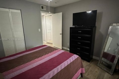 Condo in Pompano Beach, Florida, 2 bedrooms  № 1762831 - photo 8