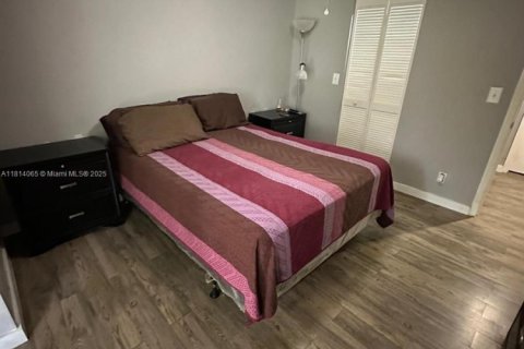 Condo in Pompano Beach, Florida, 2 bedrooms  № 1762831 - photo 12