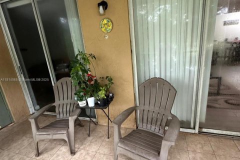 Condo in Pompano Beach, Florida, 2 bedrooms  № 1762831 - photo 17