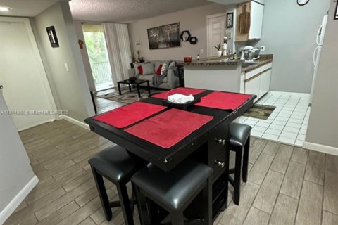 Condo in Pompano Beach, Florida, 2 bedrooms  № 1762831 - photo 16