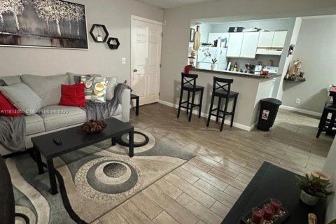 Condo in Pompano Beach, Florida, 2 bedrooms  № 1762831 - photo 15