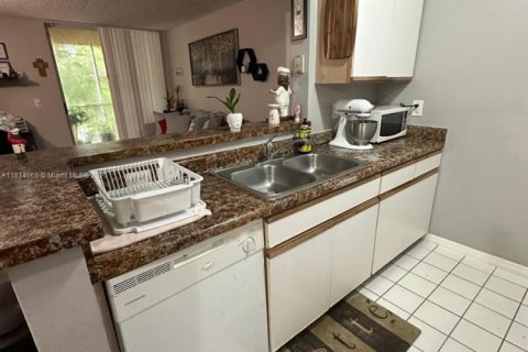 Condo in Pompano Beach, Florida, 2 bedrooms  № 1762831 - photo 18