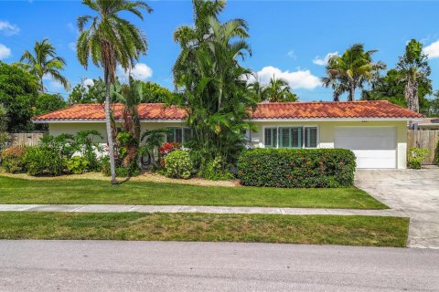 House in Lighthouse Point, Florida 3 bedrooms, 146.04 sq.m. № 1855370 - photo 4