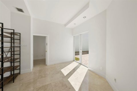 Купить виллу или дом в Холливуд, Флорида 5 спален, 400.87м2, № 2046415 - фото 16