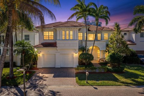 Купить виллу или дом в Холливуд, Флорида 5 спален, 400.87м2, № 2046415 - фото 2