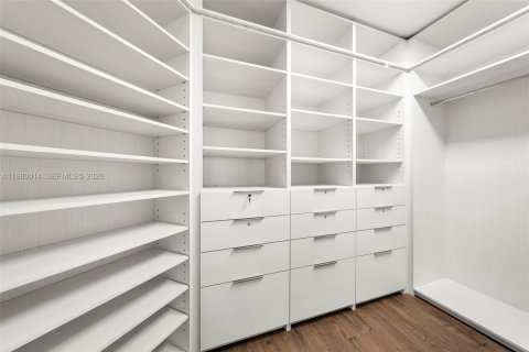 Купить виллу или дом в Холливуд, Флорида 5 спален, 400.87м2, № 2046415 - фото 30