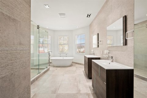 Купить виллу или дом в Холливуд, Флорида 5 спален, 400.87м2, № 2046415 - фото 27