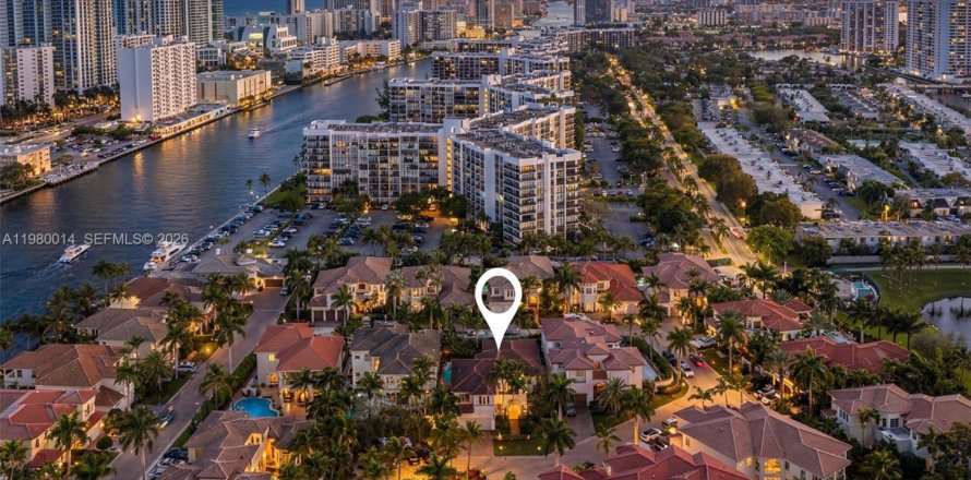 Дом в Холливуд, Флорида 5 спален, 400.87м2 № 2046415