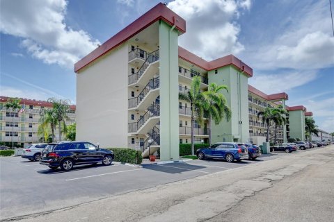 Condo in Fort Lauderdale, Florida, 2 bedrooms  № 1997873