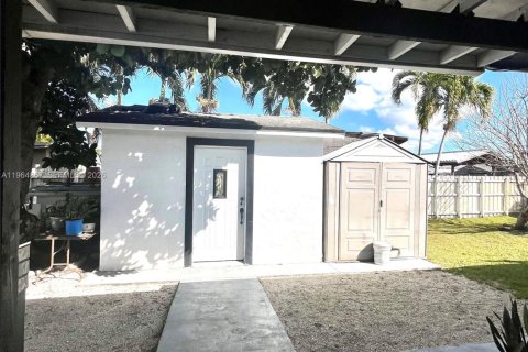 Casa en venta en Miami, Florida, 3 dormitorios, 141.03 m2 № 2028331 - foto 25
