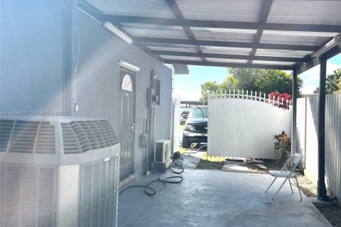 Casa en venta en Miami, Florida, 3 dormitorios, 141.03 m2 № 2028331 - foto 26