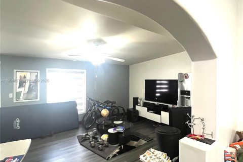 Casa en venta en Miami, Florida, 3 dormitorios, 141.03 m2 № 2028331 - foto 13