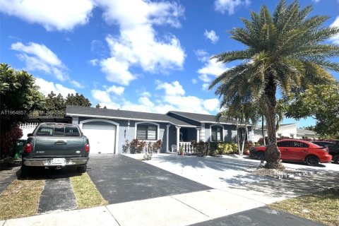 Casa en Miami, Florida 3 dormitorios, 141.03 m2 № 2028331