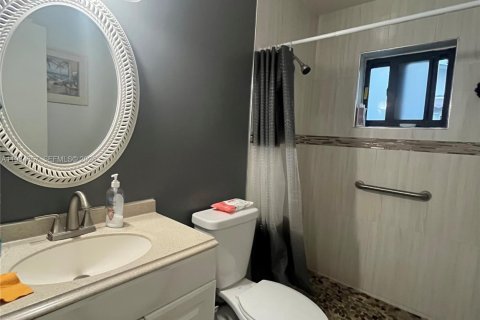 Casa en venta en Miami, Florida, 3 dormitorios, 141.03 m2 № 2028331 - foto 16