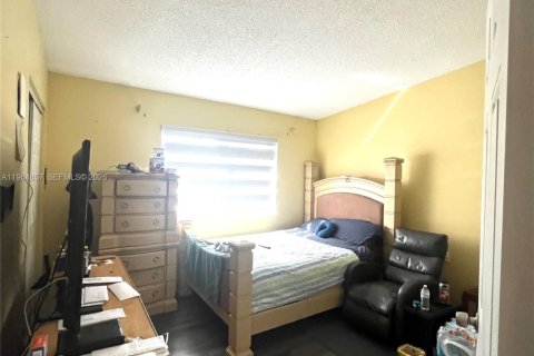 Casa en venta en Miami, Florida, 3 dormitorios, 141.03 m2 № 2028331 - foto 7