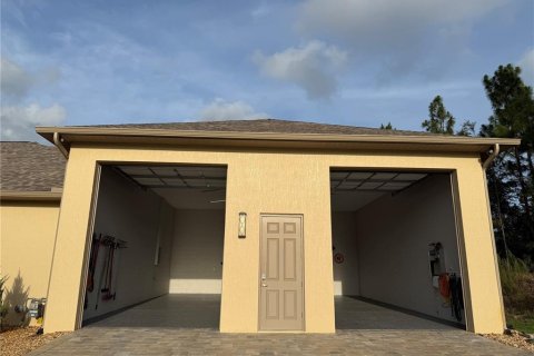 House in Dunnellon, Florida 5 bedrooms, 298.96 sq.m. № 2123318 - photo 7