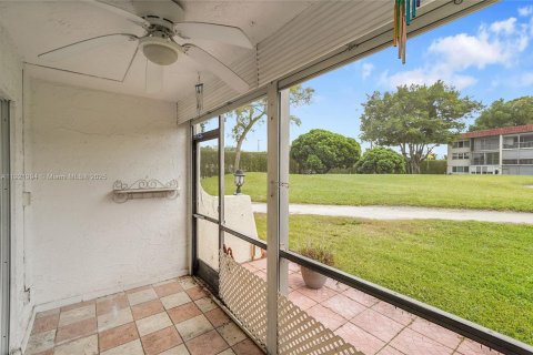 Copropriété à vendre à Pembroke Pines, Floride: 2 chambres, 108.7 m2 № 1975877 - photo 25