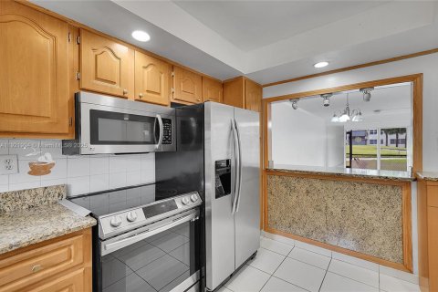 Copropriété à vendre à Pembroke Pines, Floride: 2 chambres, 108.7 m2 № 1975877 - photo 5