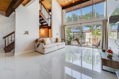 Купить таунхаус в Майами, Флорида 2 спальни, 159.42м2, № 2017729 - фото 6