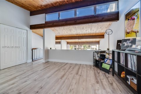 Купить таунхаус в Майами, Флорида 2 спальни, 159.42м2, № 2017729 - фото 16