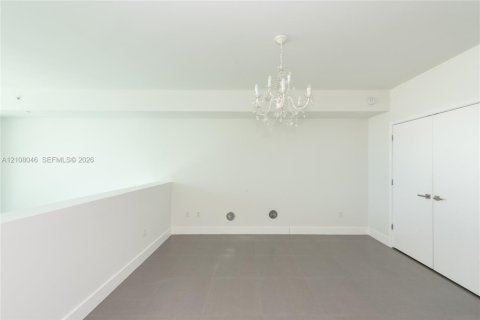 Condominio en alquiler en Miami, Florida, 1 dormitorio, 73.39 m2 № 2422837 - foto 11