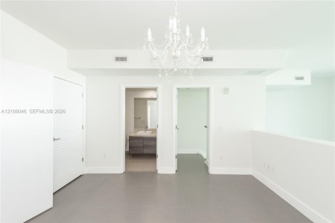 Condominio en alquiler en Miami, Florida, 1 dormitorio, 73.39 m2 № 2422837 - foto 15