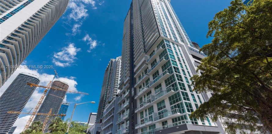 Condominio en Miami, Florida, 1 dormitorio  № 2422837