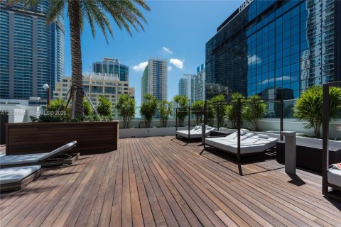 Condominio en alquiler en Miami, Florida, 1 dormitorio, 73.39 m2 № 2422837 - foto 28
