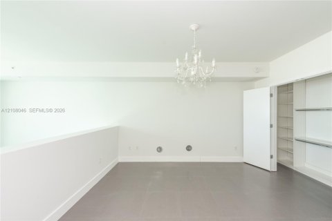 Condominio en alquiler en Miami, Florida, 1 dormitorio, 73.39 m2 № 2422837 - foto 16