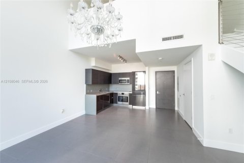 Condominio en alquiler en Miami, Florida, 1 dormitorio, 73.39 m2 № 2422837 - foto 8