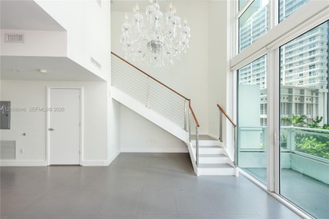 Condominio en alquiler en Miami, Florida, 1 dormitorio, 73.39 m2 № 2422837 - foto 4