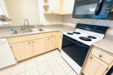 Condo in Maitland, Florida, 2 bedrooms № 2099382 - photo 4