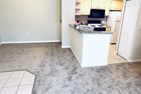 Condo in Maitland, Florida, 2 bedrooms № 2099382 - photo 3