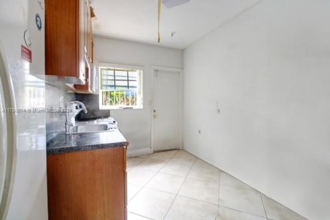 Immobilier commercial à vendre à Miami, Floride: 130.06 m2 № 1971443 - photo 6