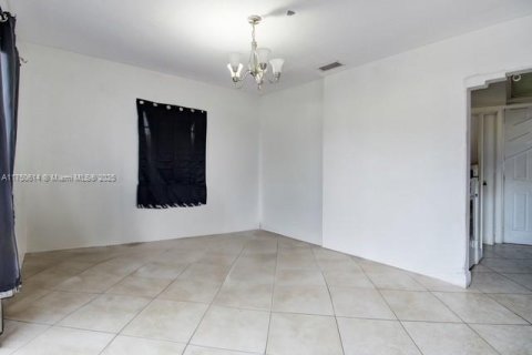 Immobilier commercial à vendre à Miami, Floride: 130.06 m2 № 1971443 - photo 10