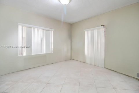 Immobilier commercial à vendre à Miami, Floride: 130.06 m2 № 1971443 - photo 5