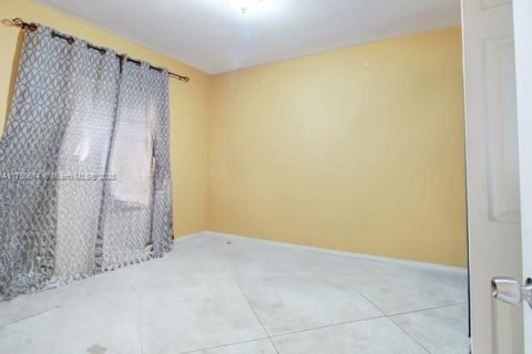 Immobilier commercial à vendre à Miami, Floride: 130.06 m2 № 1971443 - photo 12