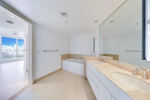 Condominio en venta en Miami, Florida, 2 dormitorios, 133.78 m2 № 2056044 - foto 7
