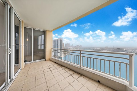 Condominio en venta en Miami, Florida, 2 dormitorios, 133.78 m2 № 2056044 - foto 3