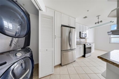 Condominio en venta en Miami, Florida, 2 dormitorios, 133.78 m2 № 2056044 - foto 15