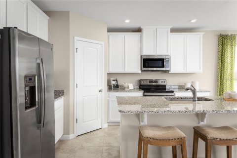 House in Winter Haven, Florida 3 bedrooms, 168.62 sq.m. № 2259321 - photo 6