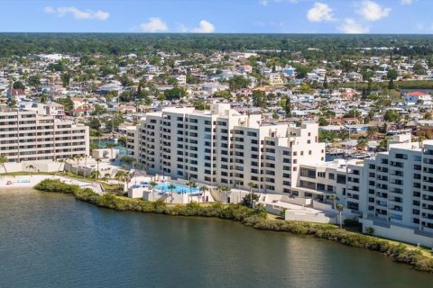 Condominio en venta en Hudson, Florida, 1 dormitorio, 68.1 m2 № 1548782 - foto 1