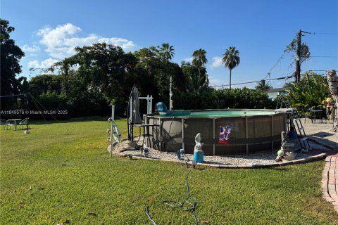 House in Cutler Bay, Florida 3 bedrooms, 124.86 sq.m. № 1852131 - photo 4